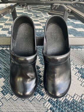 Sanita Professional Cabrio Clogs 41 Wide US 10 Black Leather Nursing Work Shoes